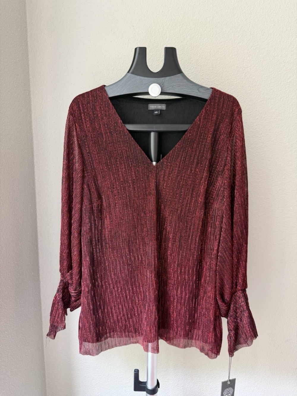 Vince Camuto Women's Red Solid Pleated V-Neck Long Sleeve Blouse L